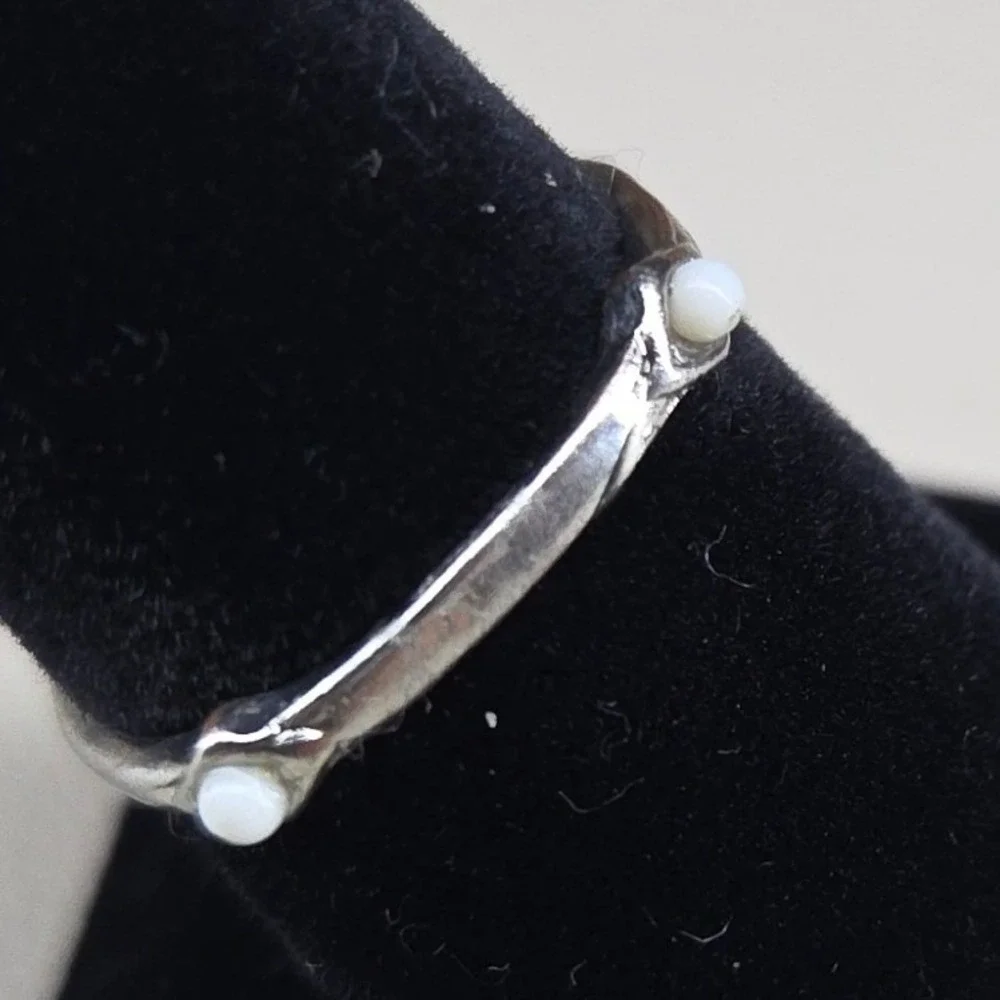 Silver Tone Minimalist Stackable Band Ring with White Accents‎ Size 8.5